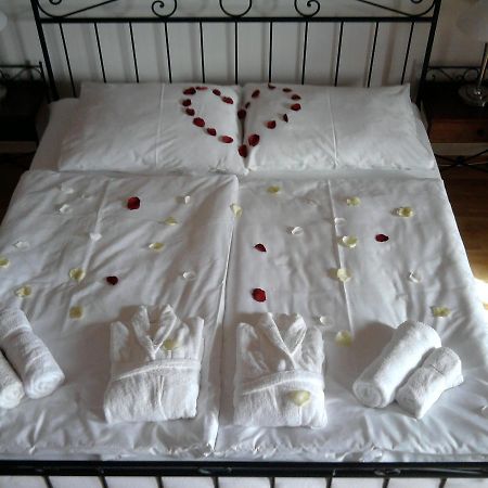 Hotelovy A Jezdecky Areal Dvur Krutenice Luaran gambar